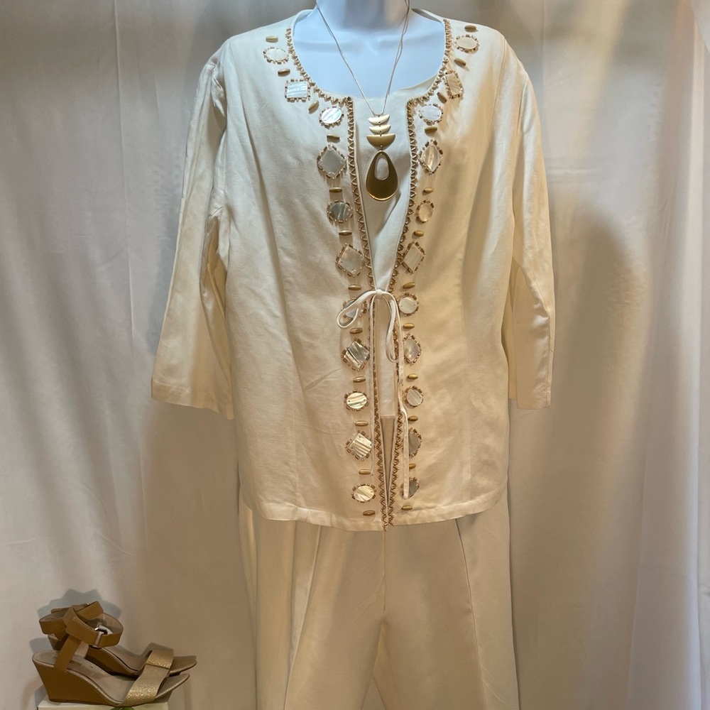 Plaza South 3 Piece Outfit - White and Tan Size  18